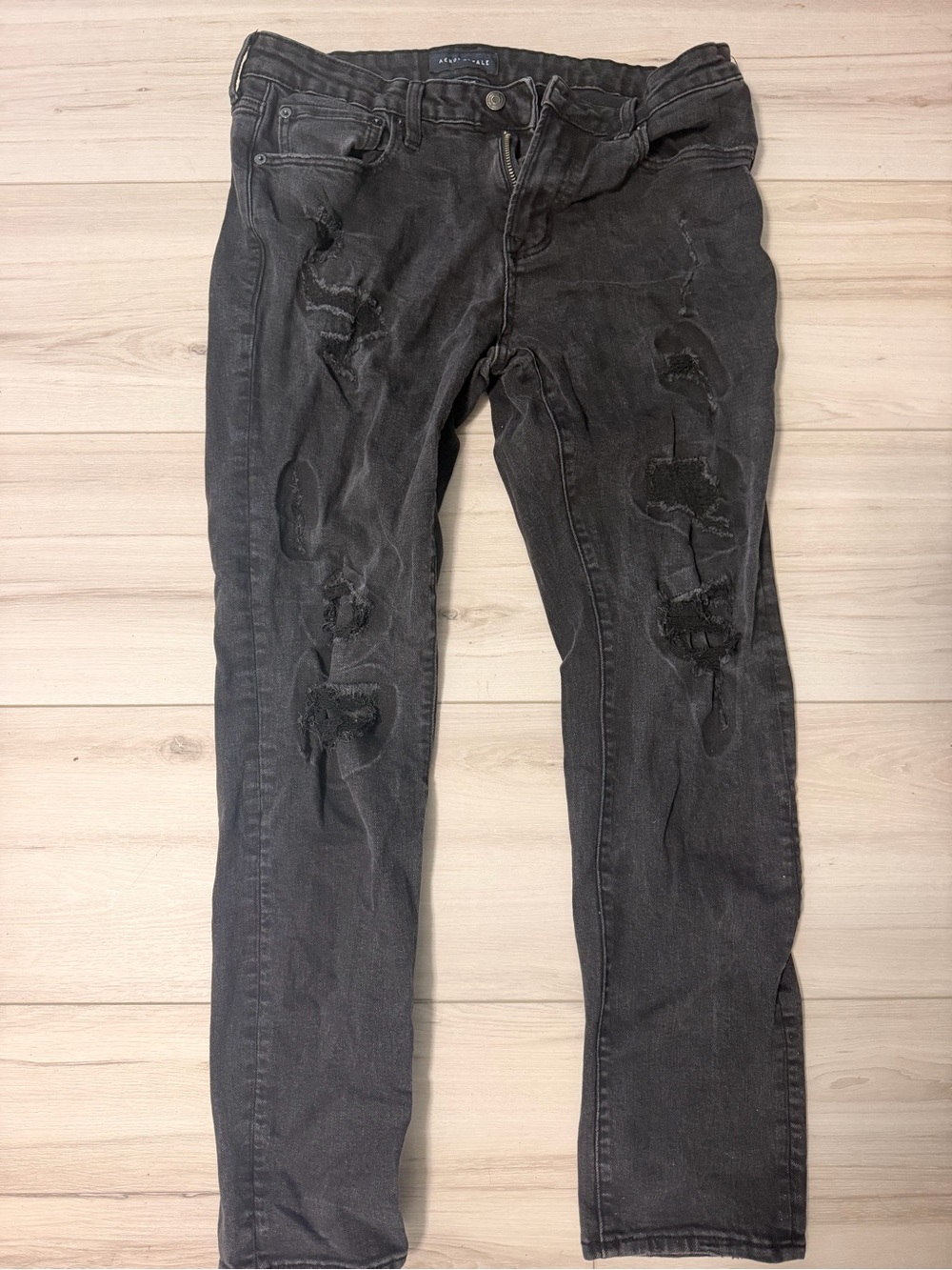 Aeropostale Men's Black Slim Distressed Jeans